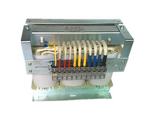 選購三相隔離變壓器要看哪幾個(gè)方面？