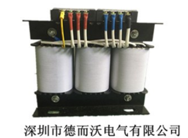 單相變壓器有哪些主要的應(yīng)用優(yōu)勢？